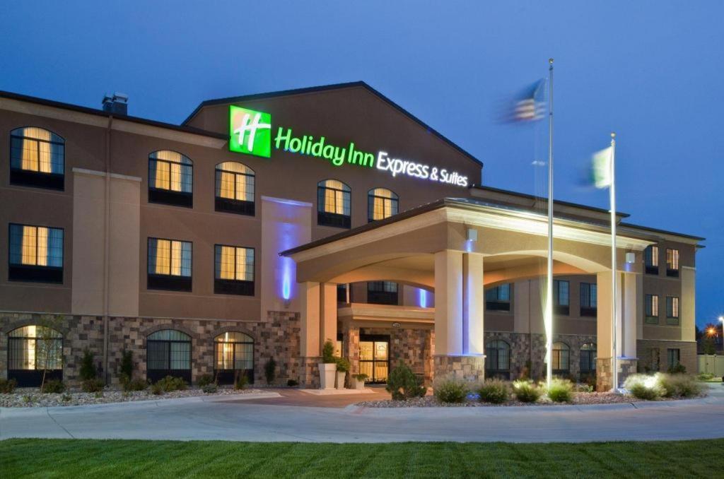 Holiday Inn Express Hotel & Suites Grand Island Buitenkant foto