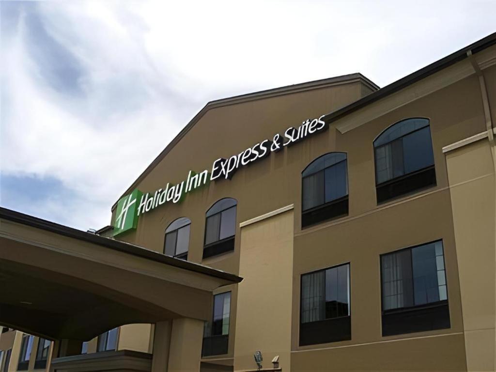 Holiday Inn Express Hotel & Suites Grand Island By Ihg Buitenkant foto